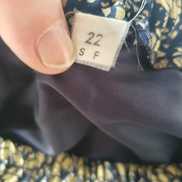 Vintage Cinq Deux Beige & Navy Two Piece V-Neck Blouse & Pleated Skirt - Picture 9 of 12